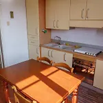 Spacious And Pleasant 2-br