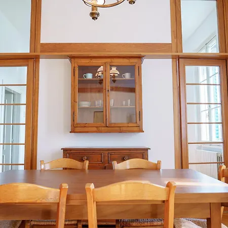 Spacious And Pleasant 2-br *