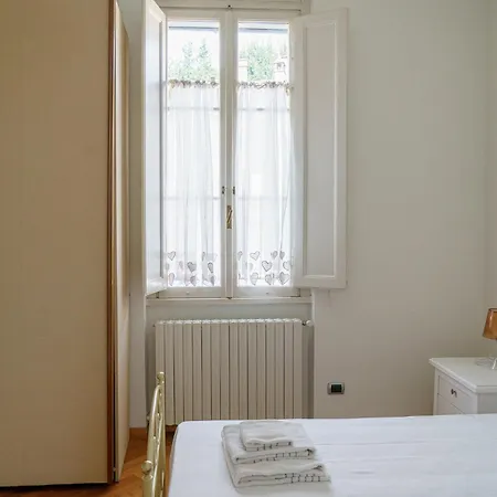 Spacious And Pleasant 2-br 公寓 *