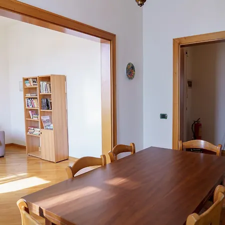 公寓 Spacious And Pleasant 2-br