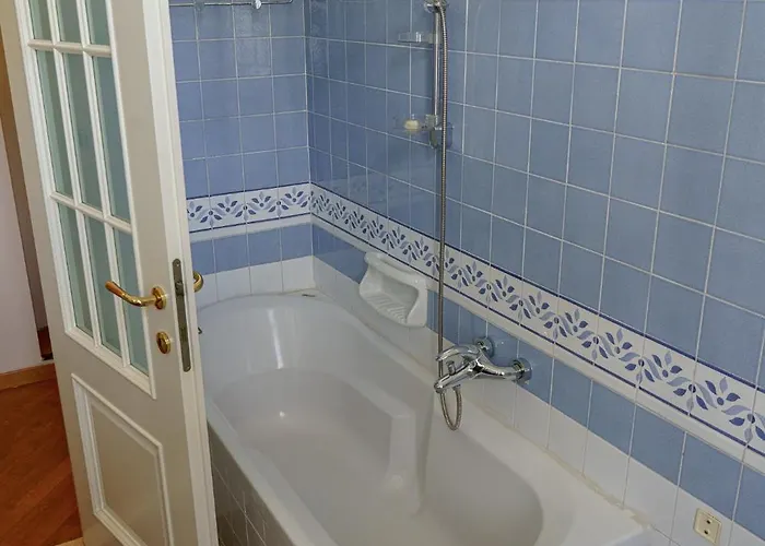 Spacious And Pleasant 2-br