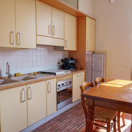 Spacious And Pleasant 2-br *