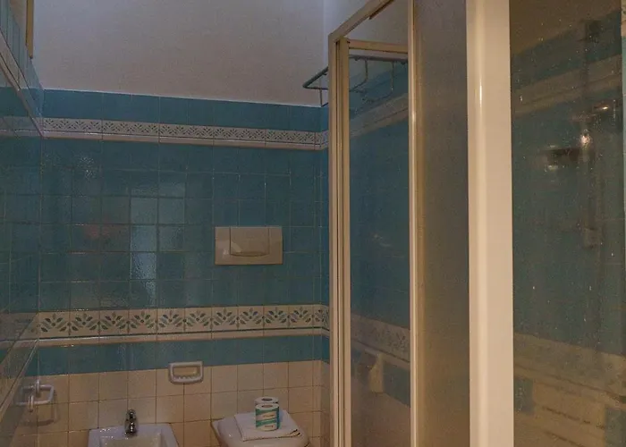 Spacious And Pleasant 2-br Apartment *